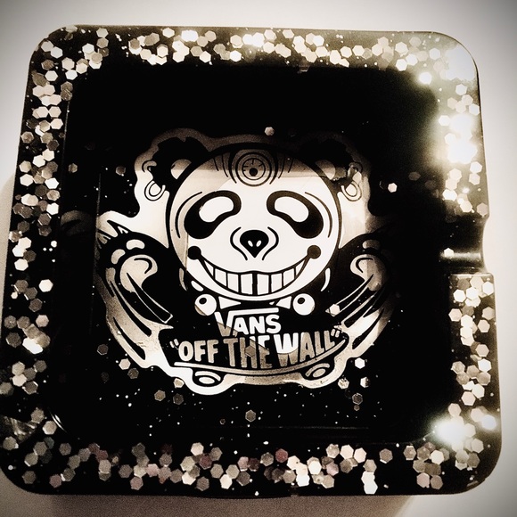 Ashtray - Picture 3 of 4